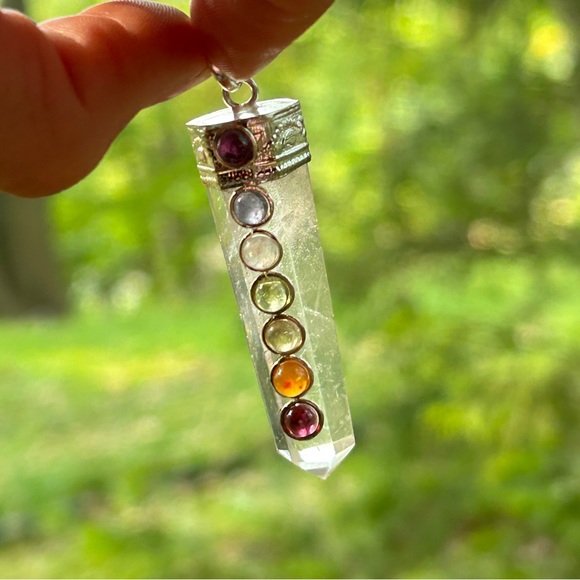 Other - Beautiful quartz and rainbow chakra pendant